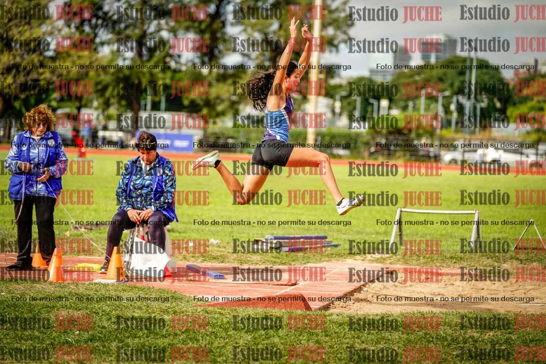 Fotos del salto en largo de mujeres