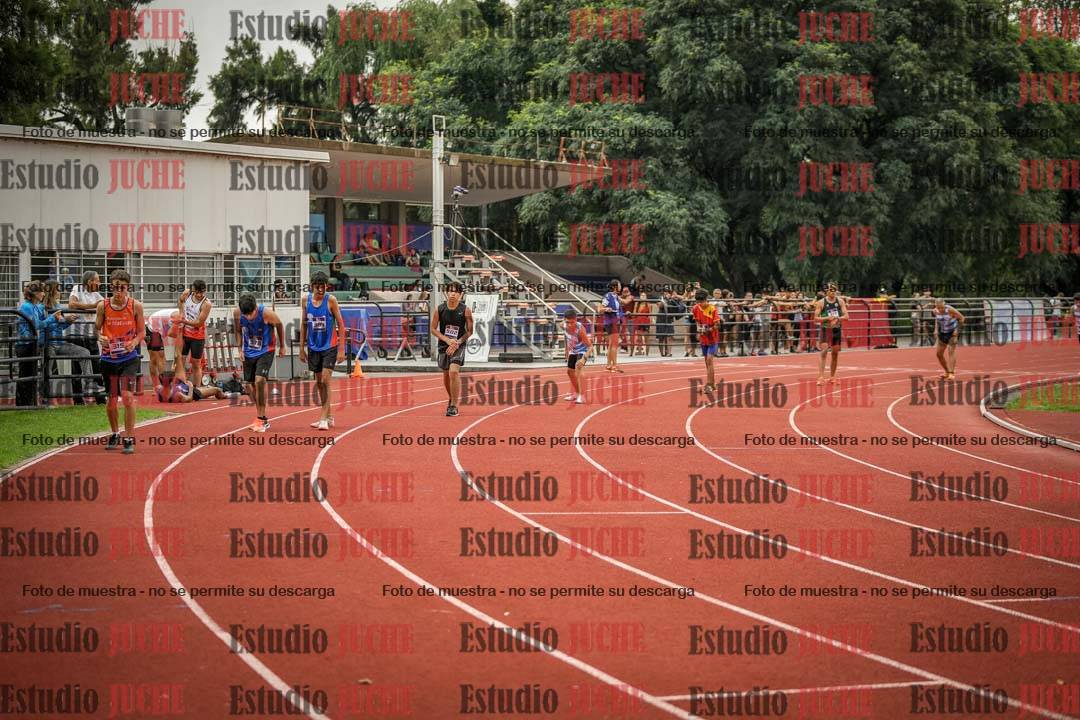 Fotos de los 800 m llanos de varones