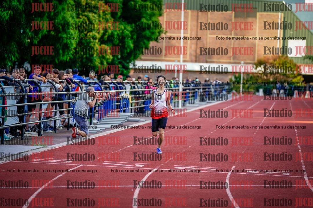 Fotos de los 400 m llanos de varones