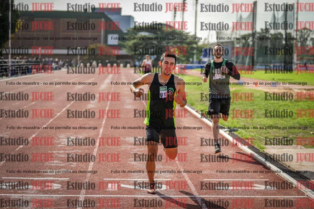 Fotos de los 800 m llanos de varones
