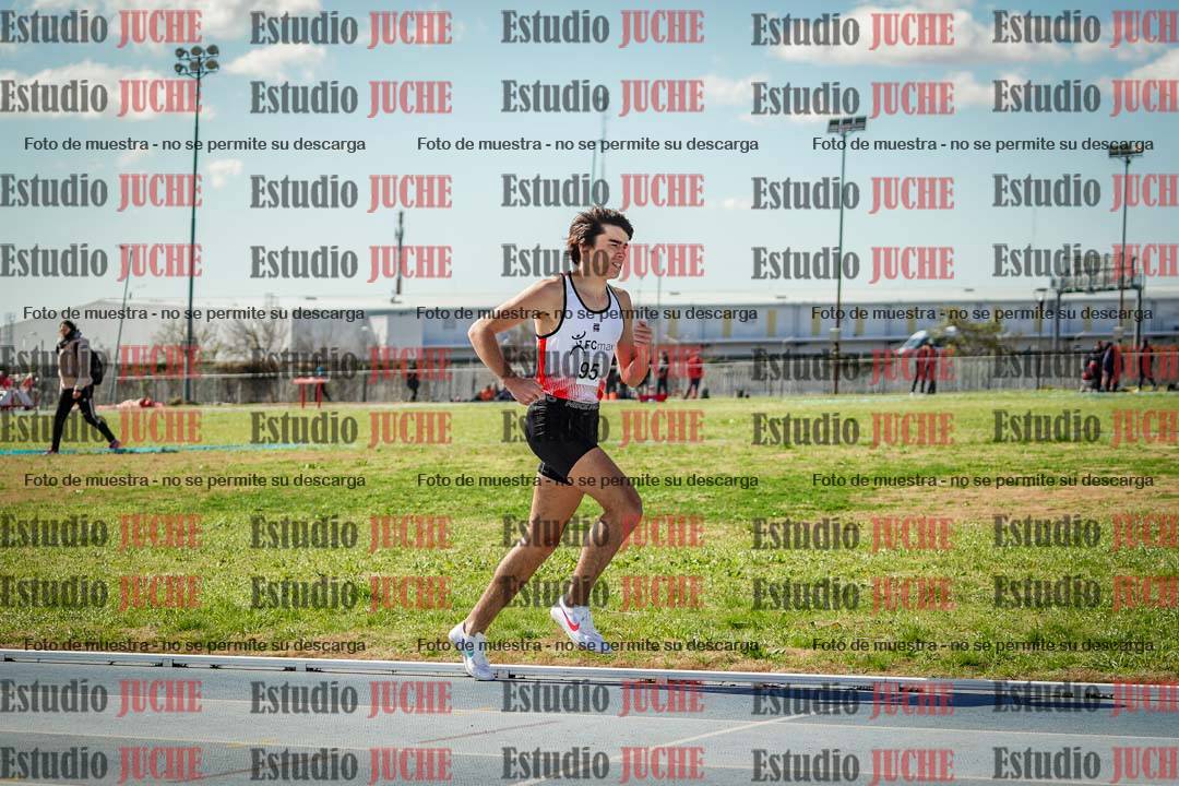 Fotos de los 800 m llanos de varones