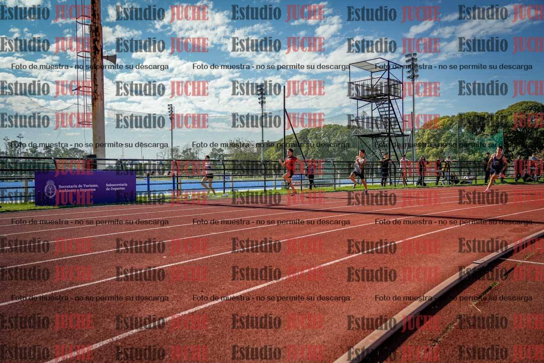 Fotos de los 200 m llanos de varones