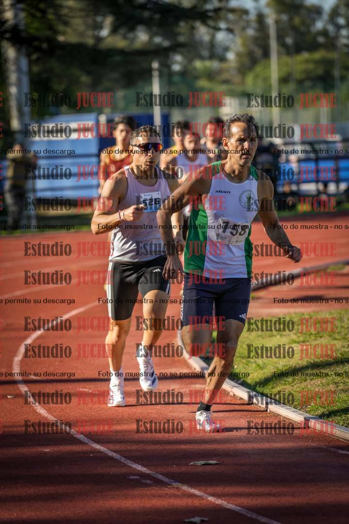 Fotos de los 800 m llanos de varones