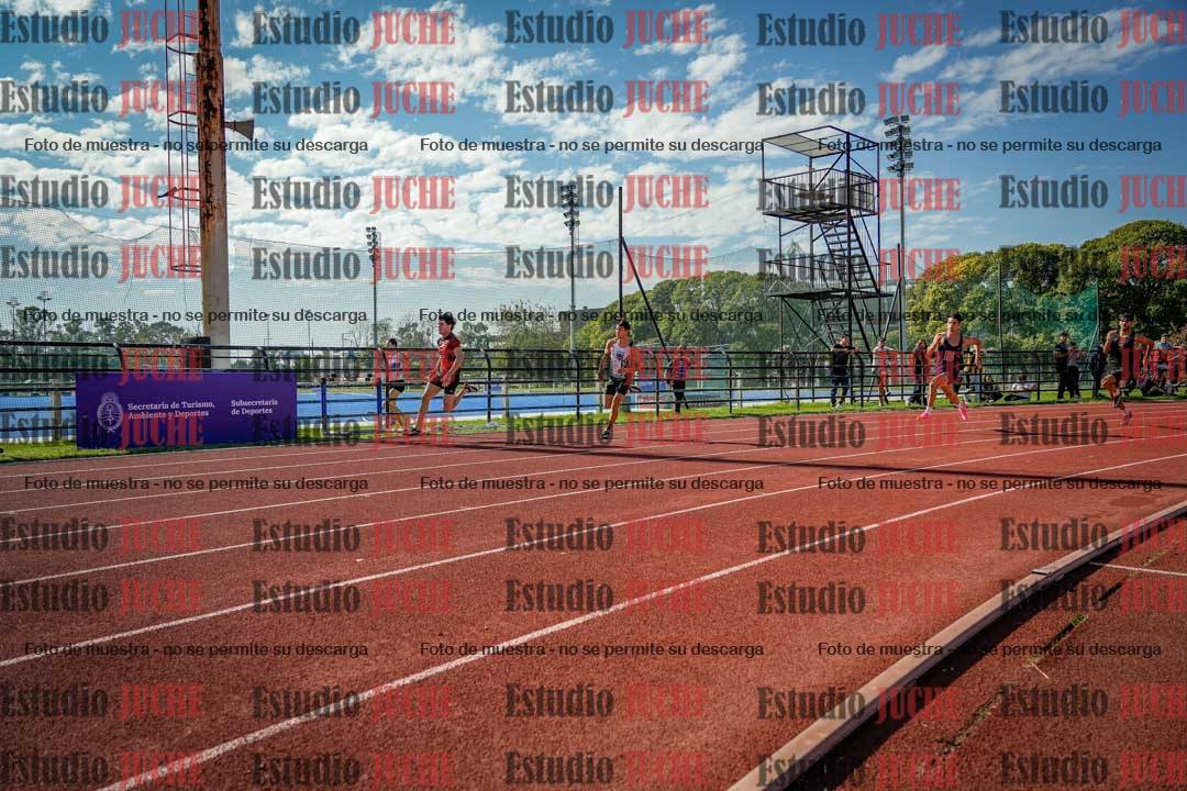 Fotos de los 200 m llanos de varones