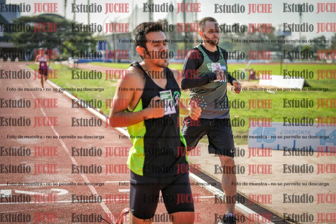 Fotos de los 800 m llanos de varones