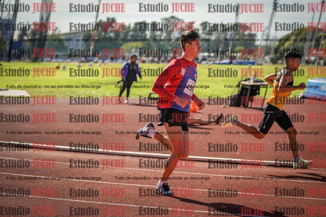 Fotos de los 800 m llanos de varones