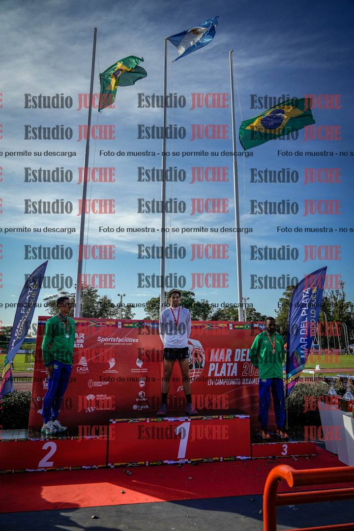 Fotos de algunos extras y podios del día 1
