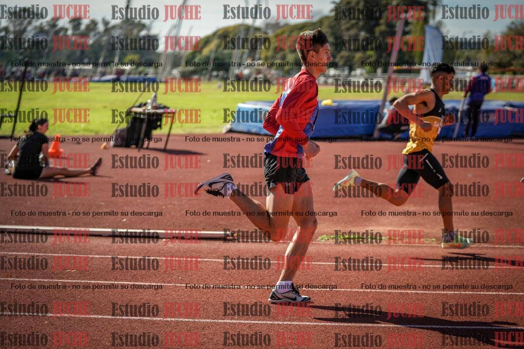 Fotos de los 800 m llanos de varones