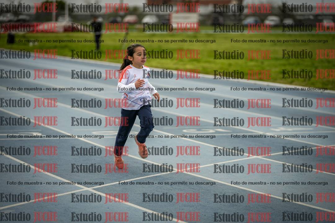 Fotos de los 50 m llanos de mujeres - U12