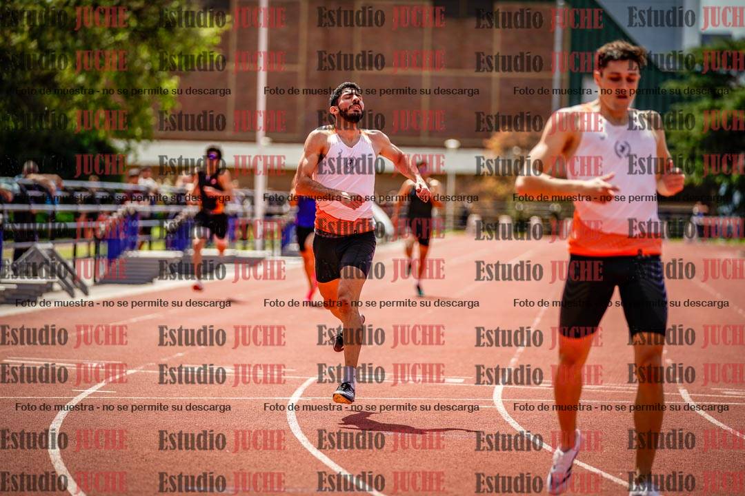 Fotos de los 400 m llanos de varones
