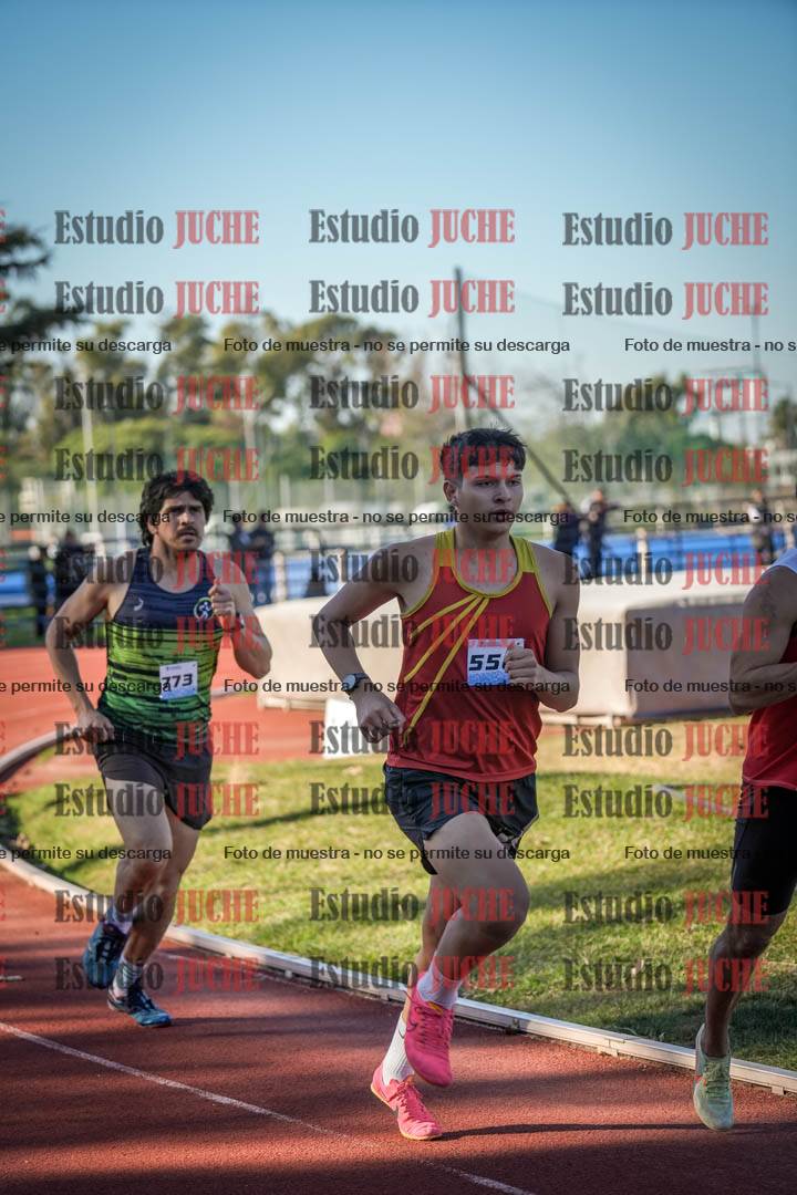 Fotos de los 800 m llanos de varones