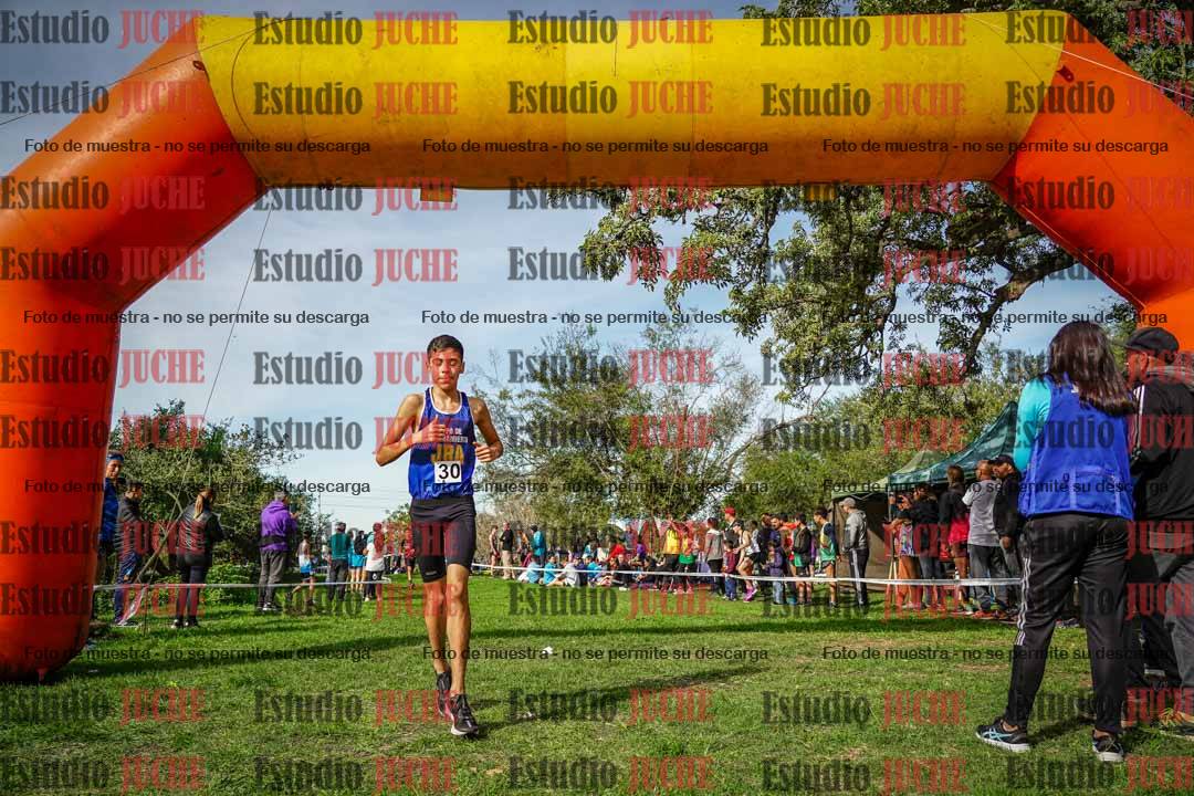 Fotos de la llegada del cross de 2000 m
