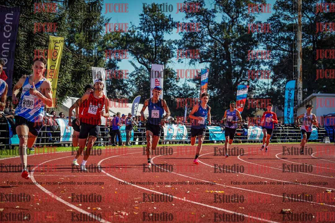 Fotos de los 800 m llanos de varones