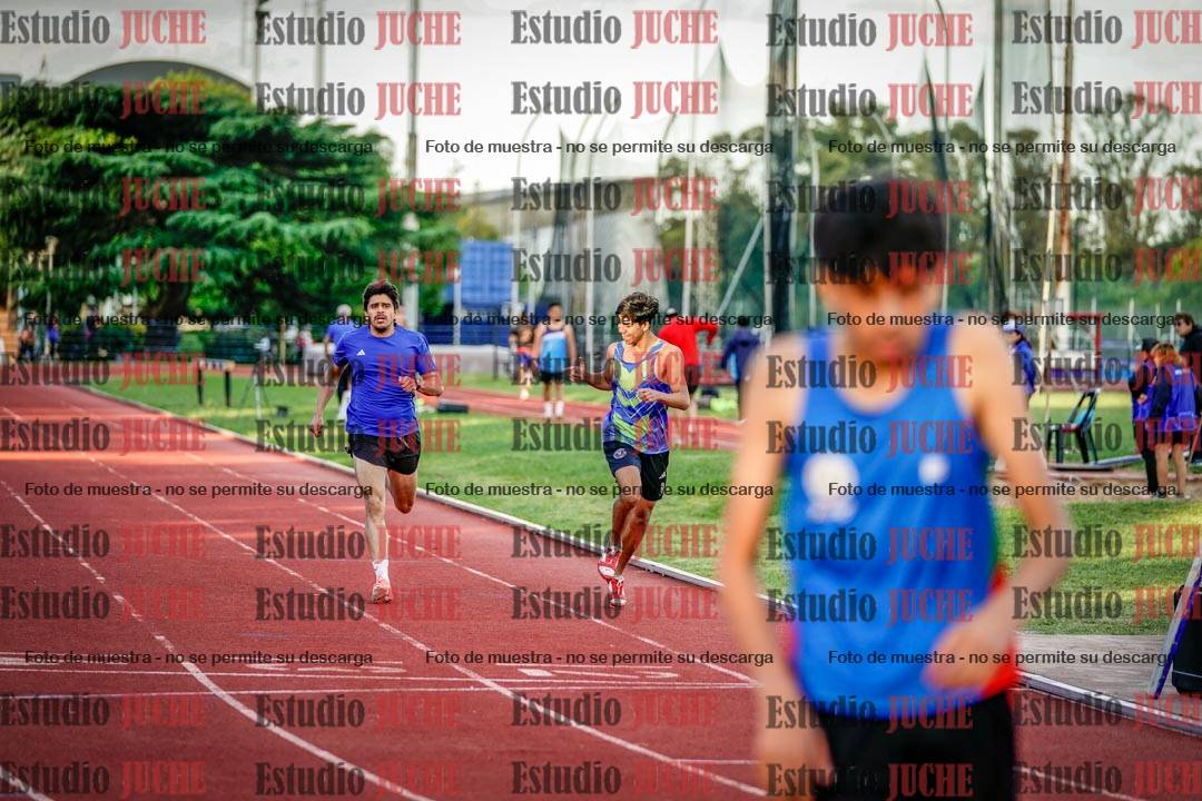Fotos de los 400 m llanos de varones