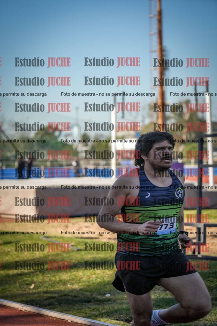 Fotos de los 800 m llanos de varones