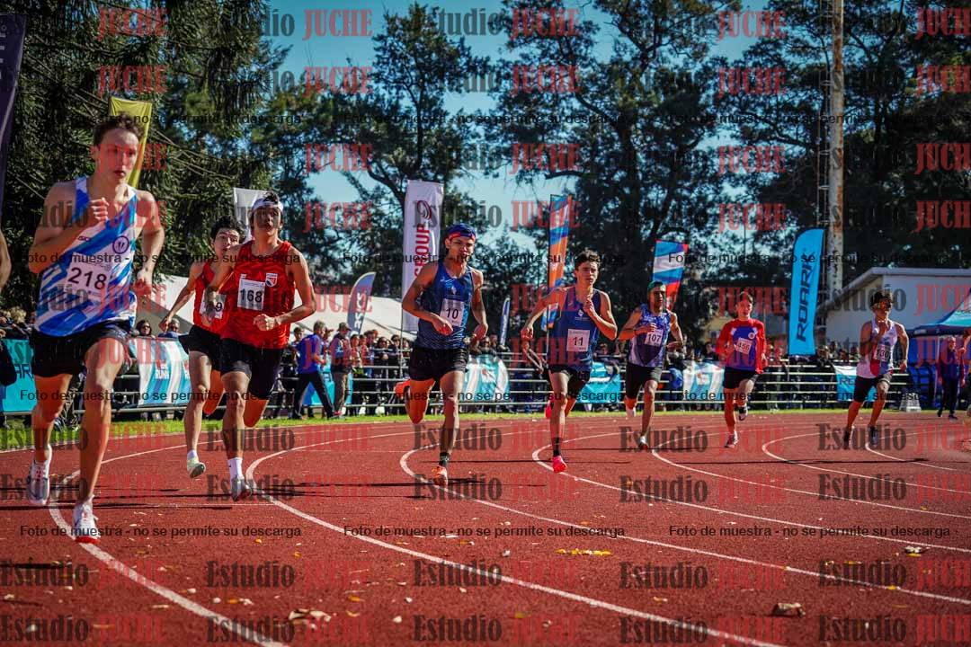Fotos de los 800 m llanos de varones