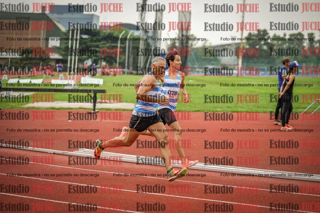 Fotos de los 800 m llanos de varones