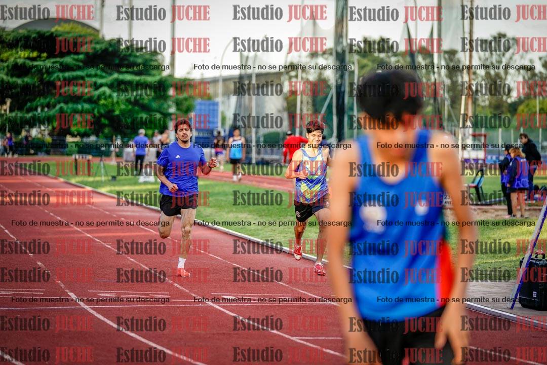 Fotos de los 400 m llanos de varones