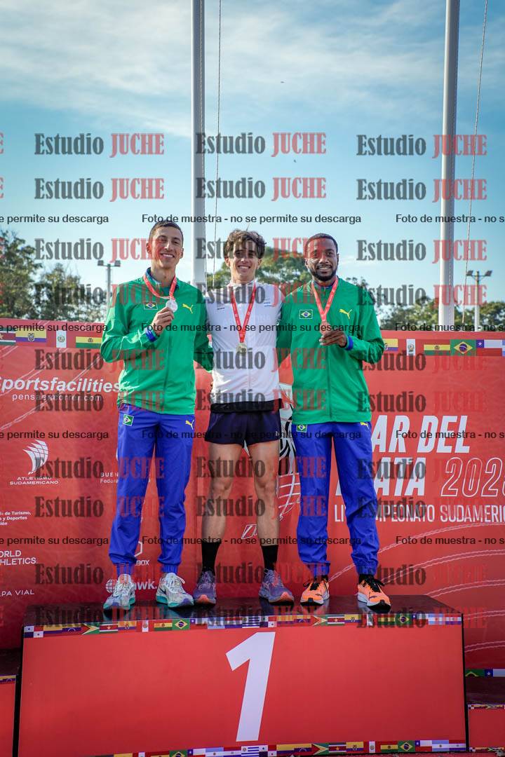 Fotos de algunos extras y podios del día 1