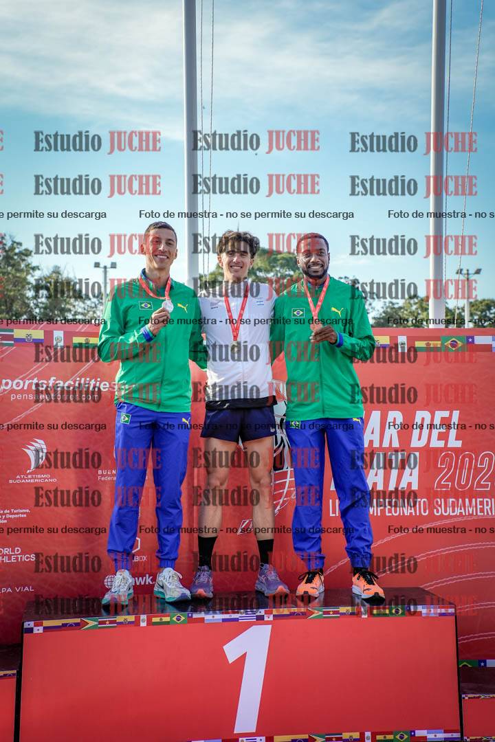 Fotos de algunos extras y podios del día 1
