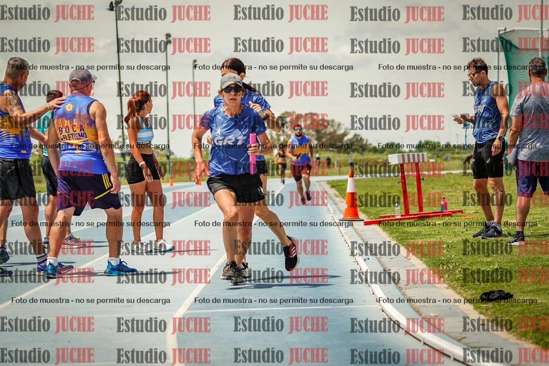 Fotos durante el transcurso de los relevos 20' para running teams - serie 1