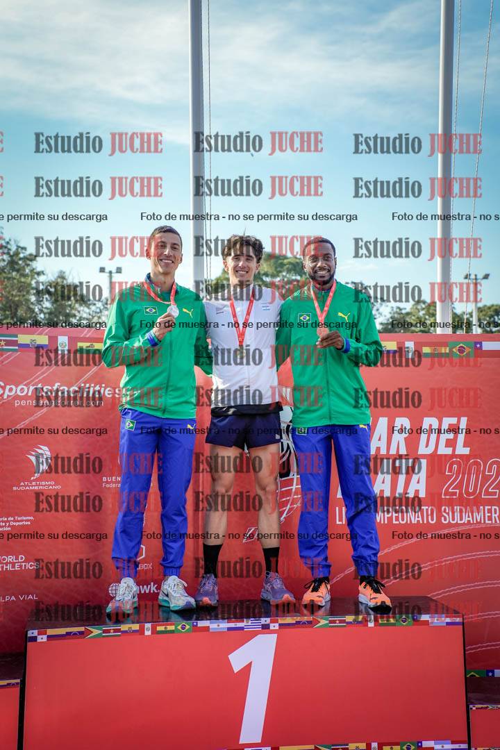 Fotos de algunos extras y podios del día 1