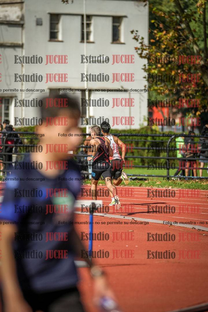 Fotos de los 800 m llanos de varones