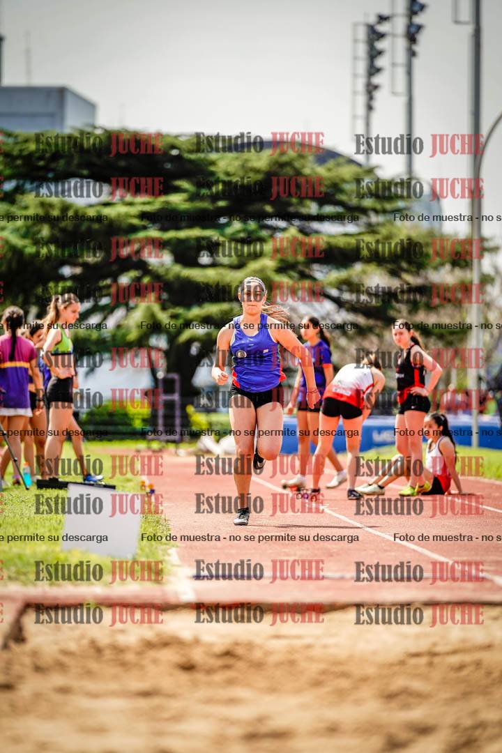 Fotos del salto en largo de mujeres
