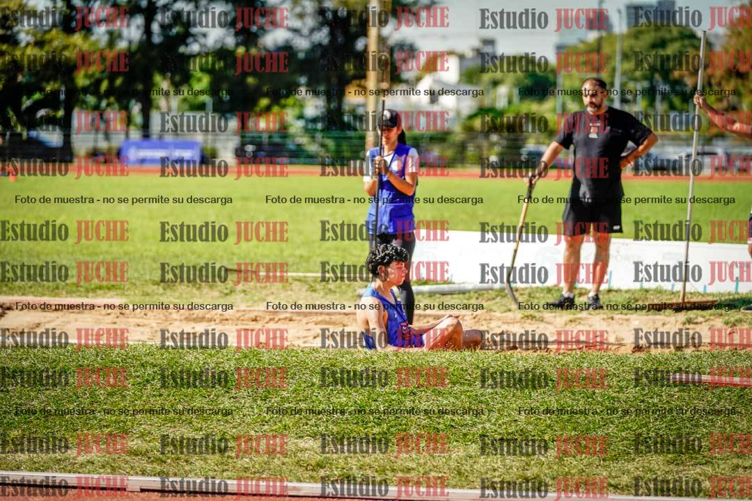 Fotos del salto en largo de varones