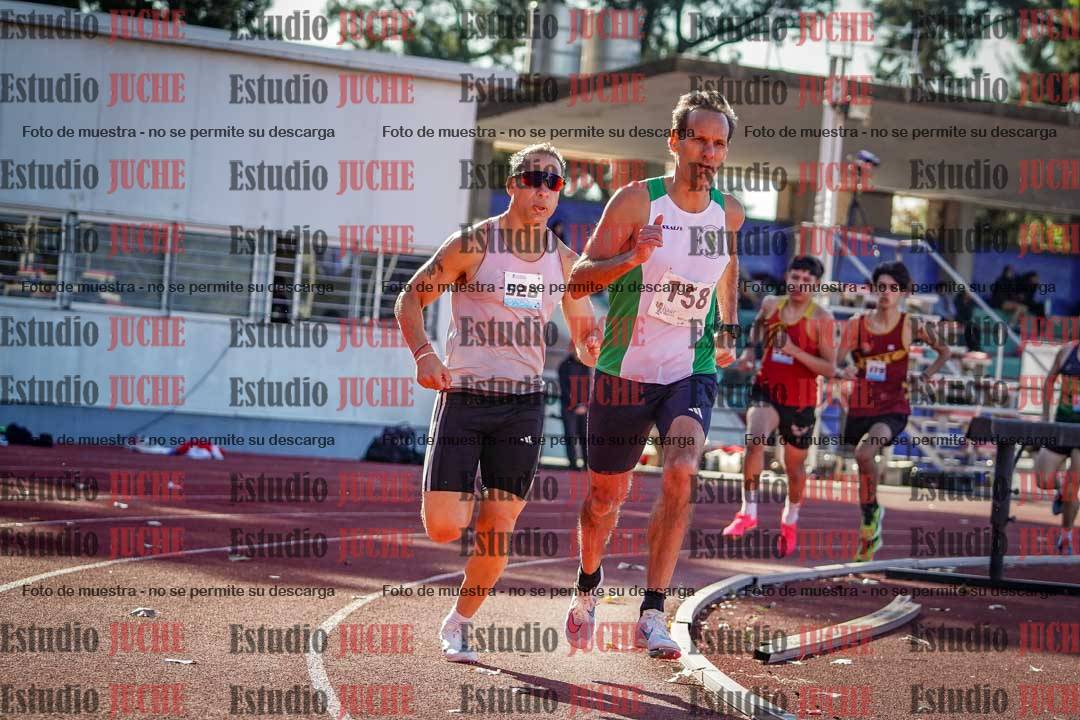 Fotos de los 800 m llanos de varones