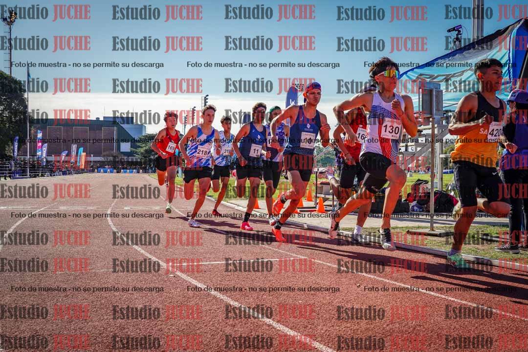 Fotos de los 800 m llanos de varones