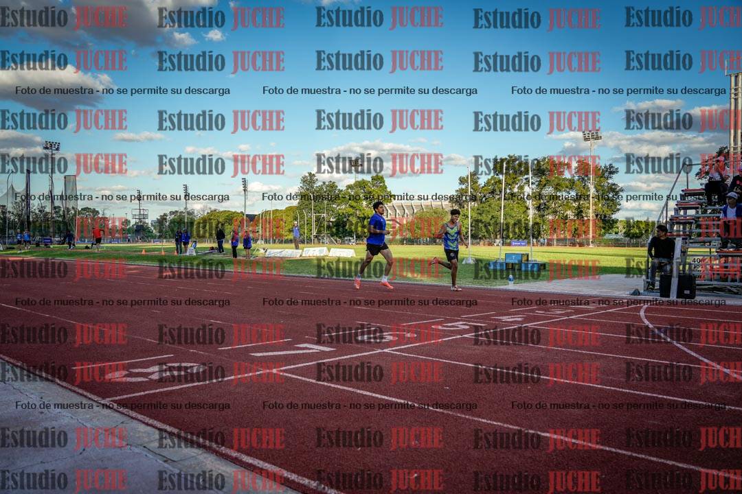Fotos de los 400 m llanos de varones