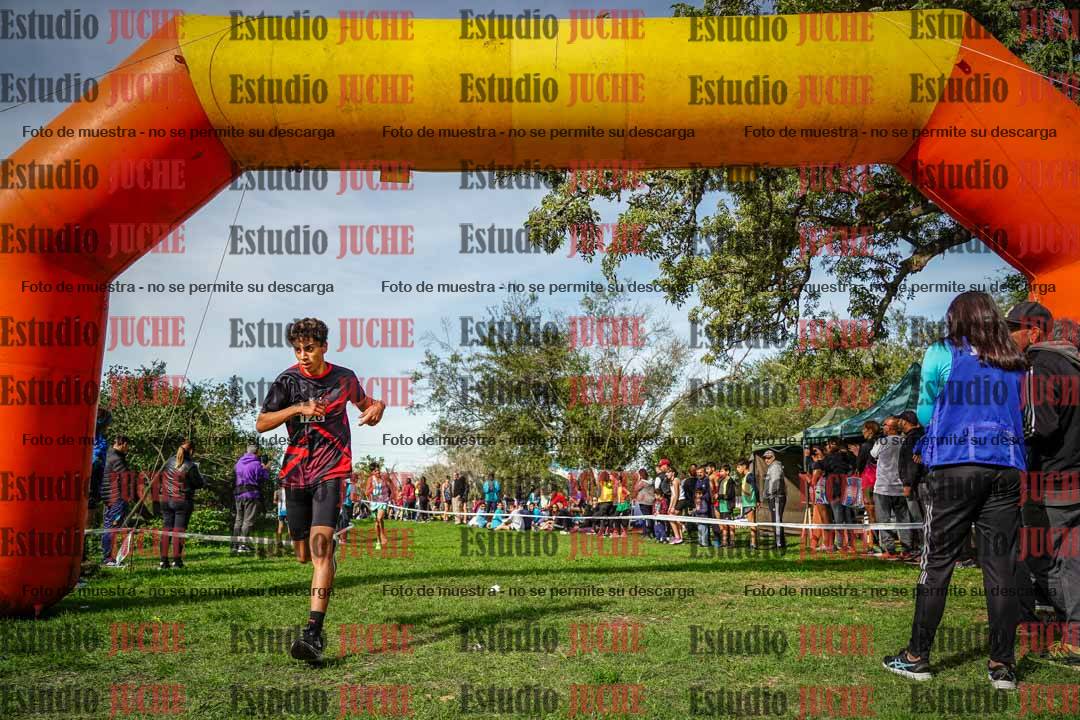 Fotos de la llegada del cross de 2000 m
