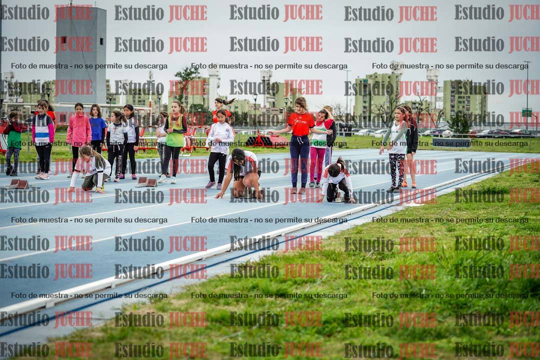 Fotos de los 50 m llanos de mujeres - U12
