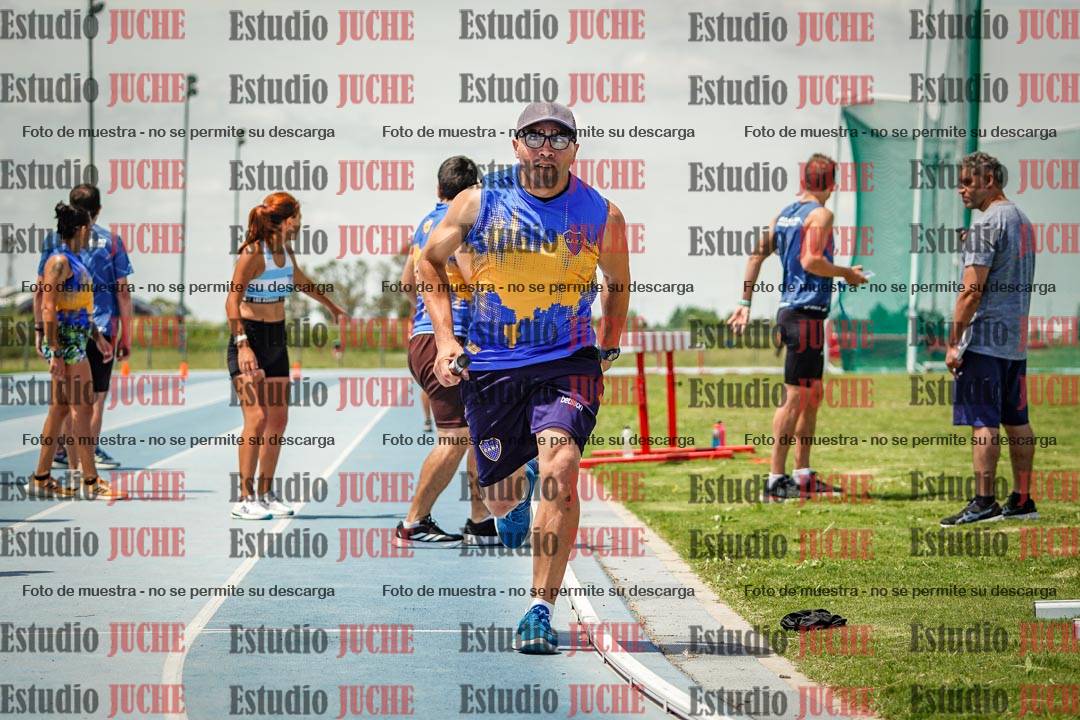 Fotos durante el transcurso de los relevos 20' para running teams - serie 1