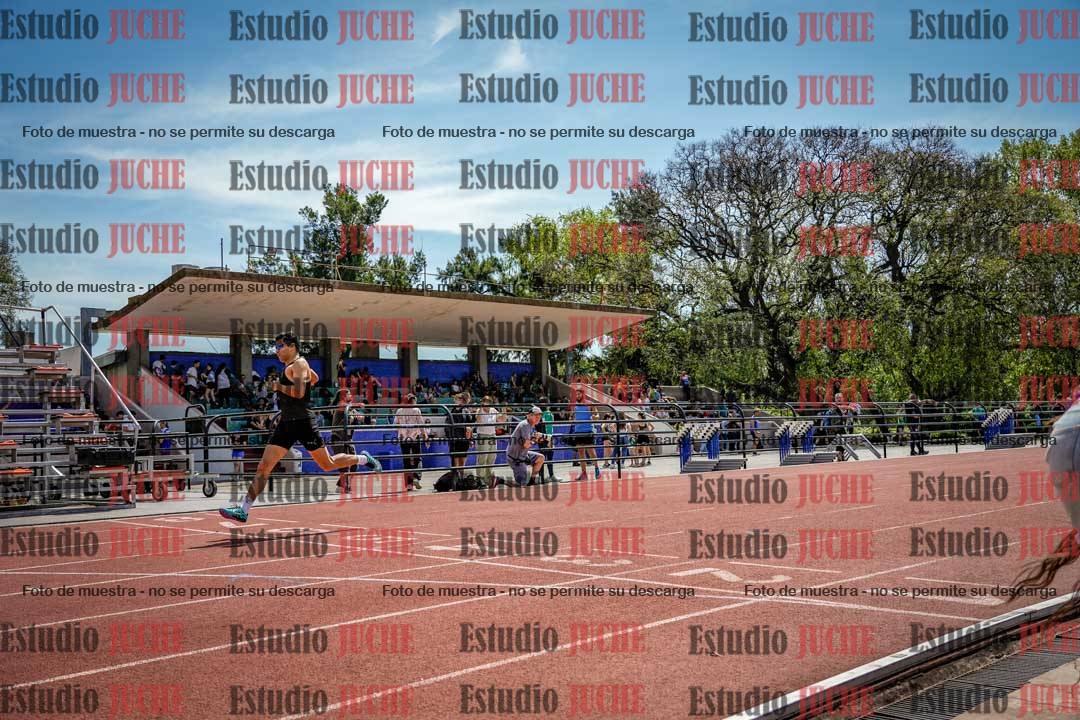 Fotos de los 400 m llanos de varones