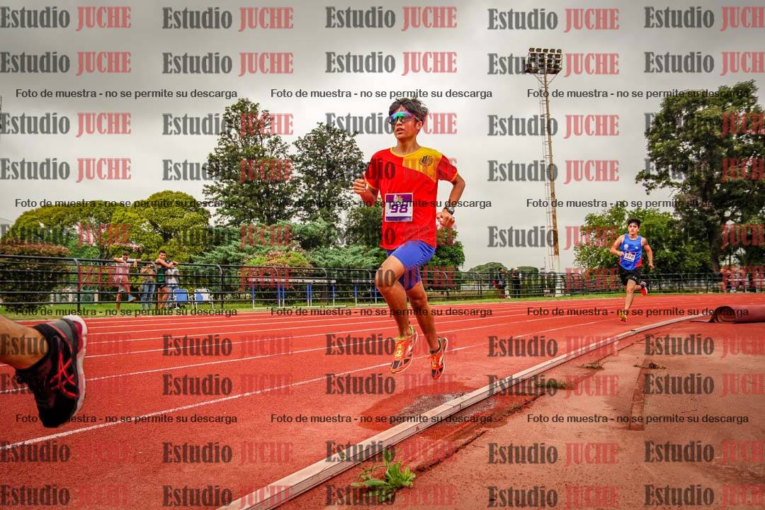 Fotos de los 800 m llanos de varones