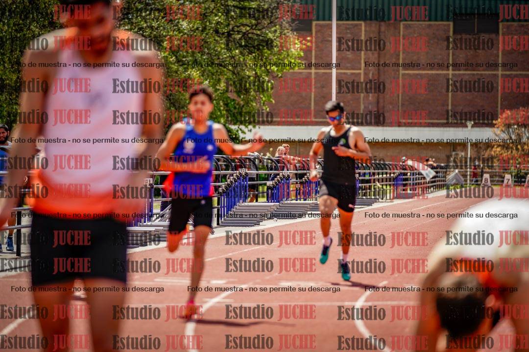 Fotos de los 400 m llanos de varones