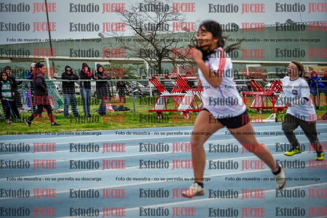 Fotos de los 50 m llanos de mujeres - U12