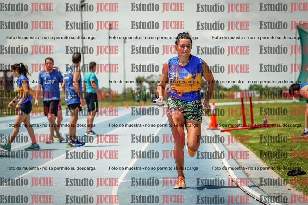Fotos durante el transcurso de los relevos 20' para running teams - serie 1