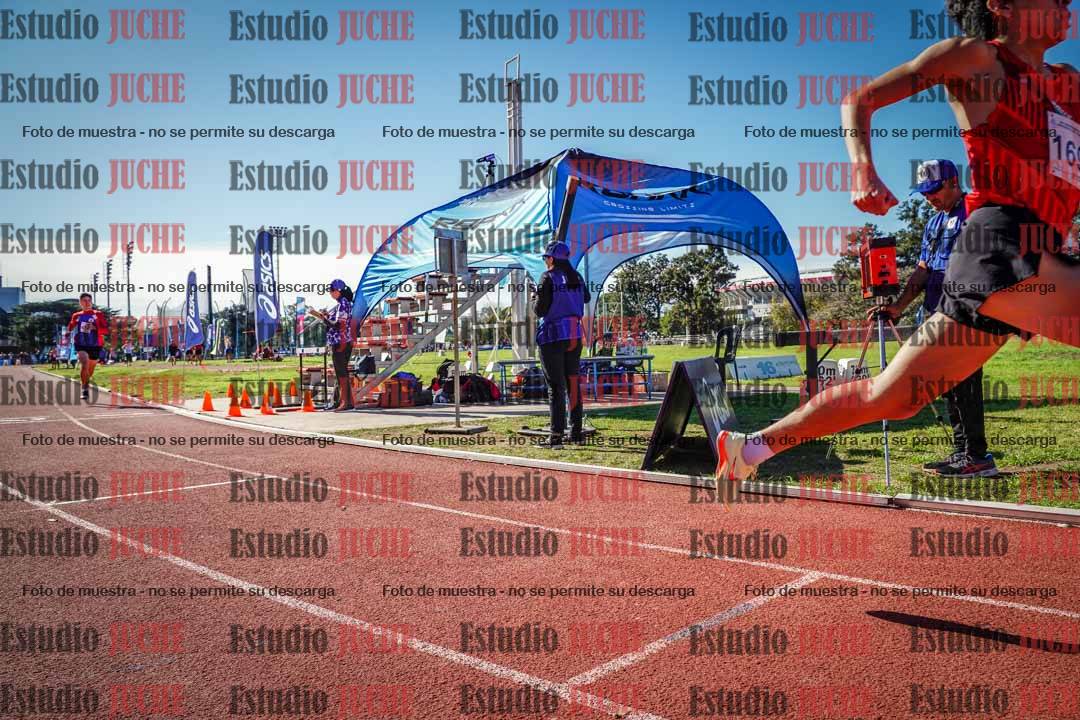 Fotos de los 800 m llanos de varones