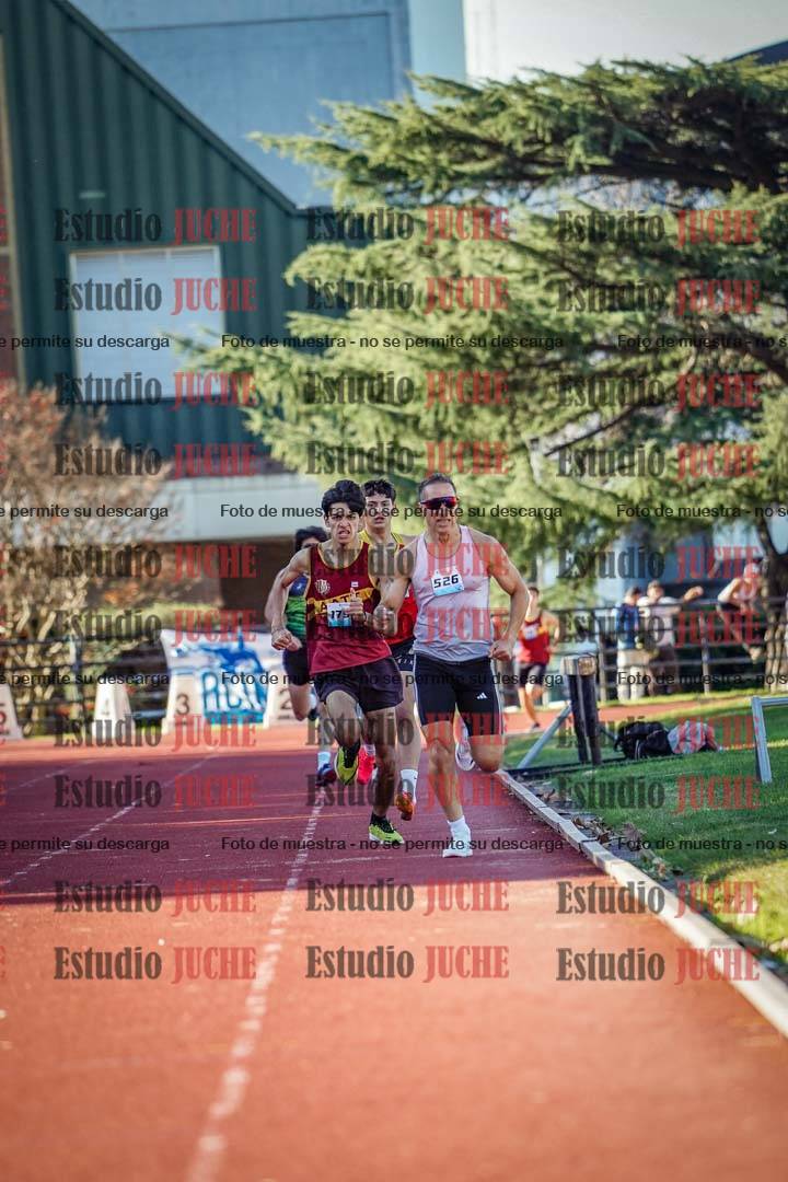 Fotos de los 800 m llanos de varones
