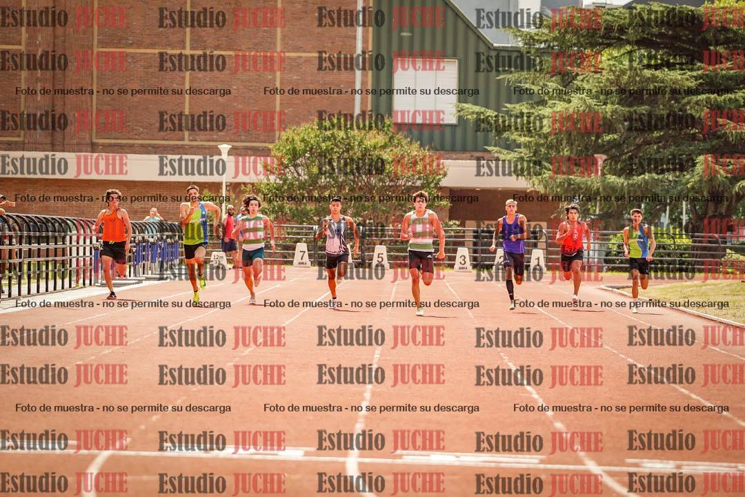 Fotos de los 200 m llanos de varones