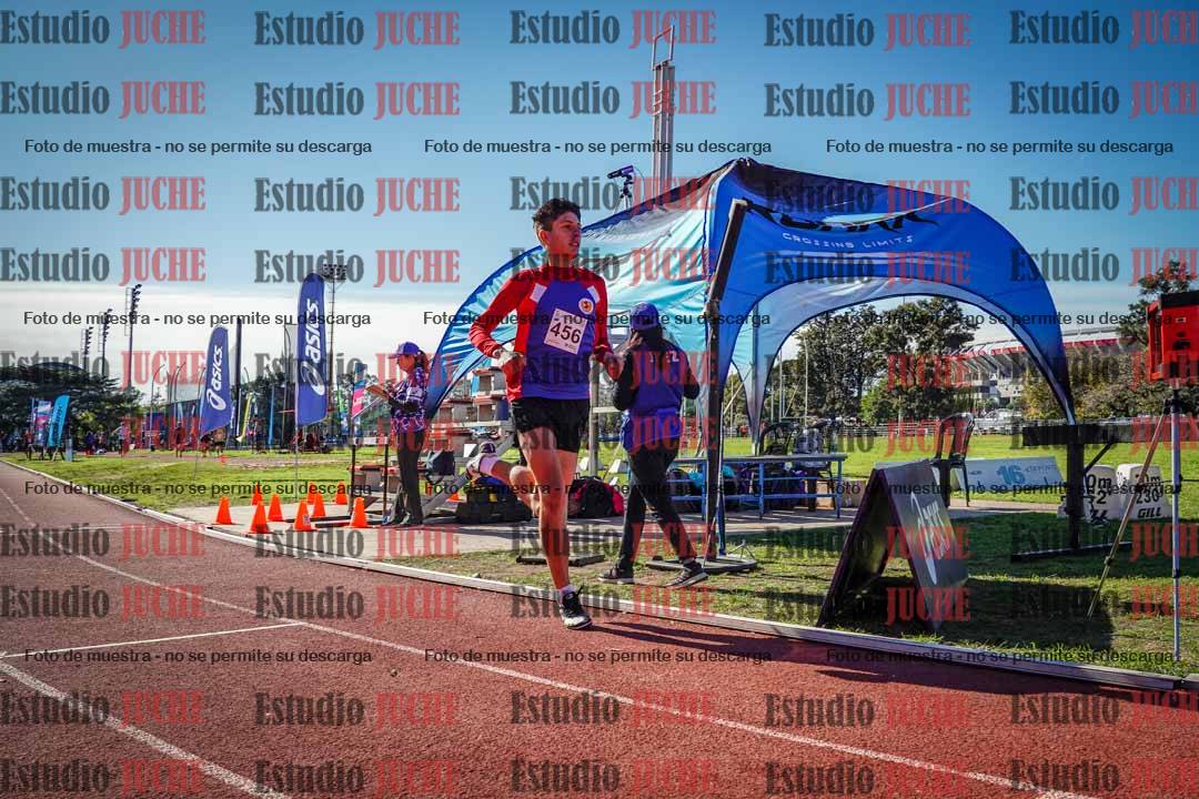 Fotos de los 800 m llanos de varones