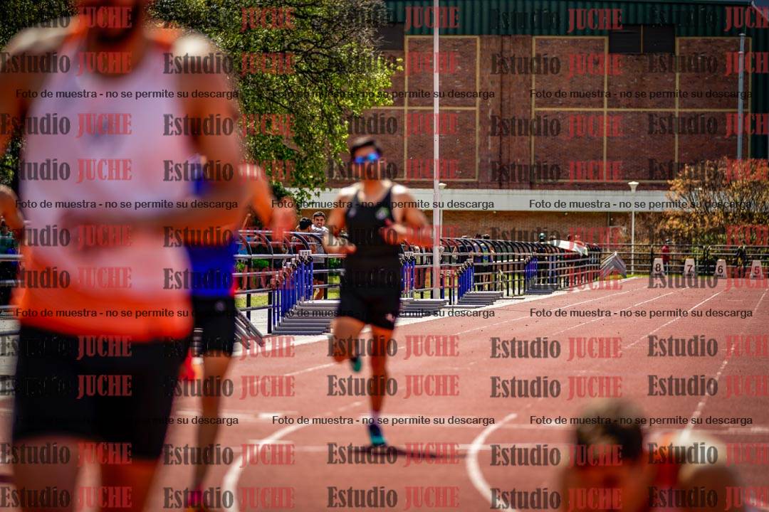 Fotos de los 400 m llanos de varones