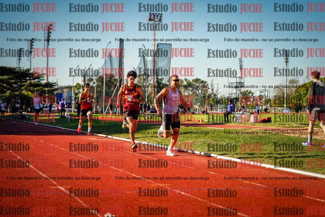 Fotos de los 800 m llanos de varones