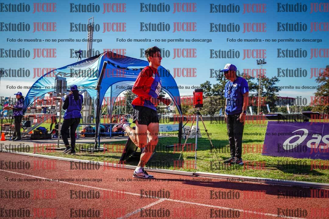 Fotos de los 800 m llanos de varones