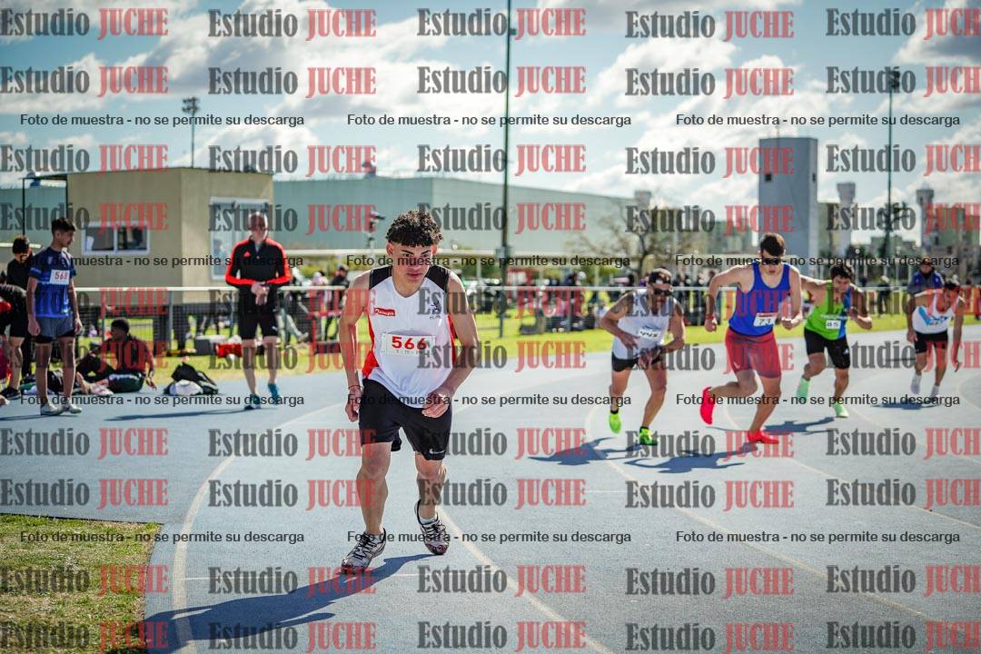 Fotos de los 800 m llanos de varones