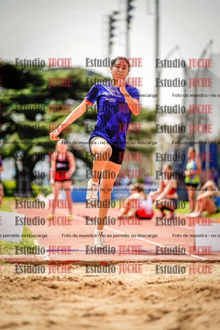 Fotos del salto en largo de mujeres