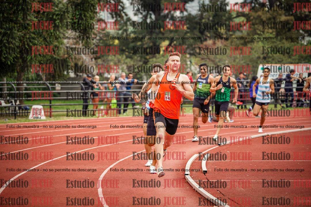 Fotos de los 800 m llanos de varones